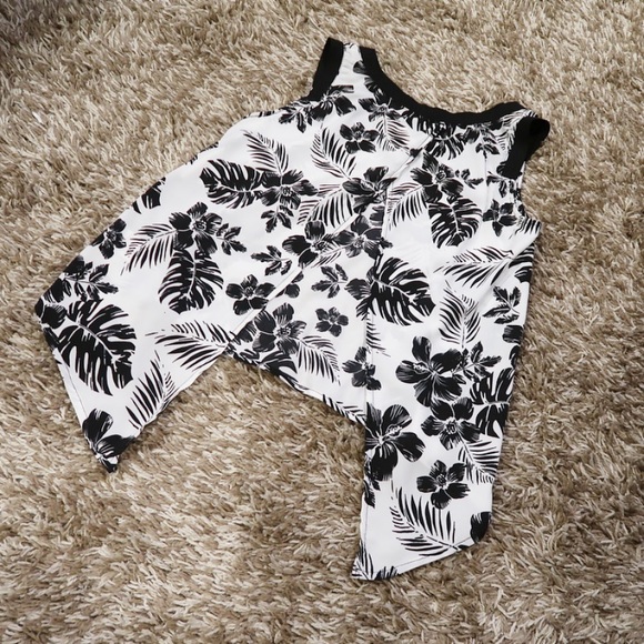 NWOT bongo black and white tropical patterned top - Picture 7 of 8